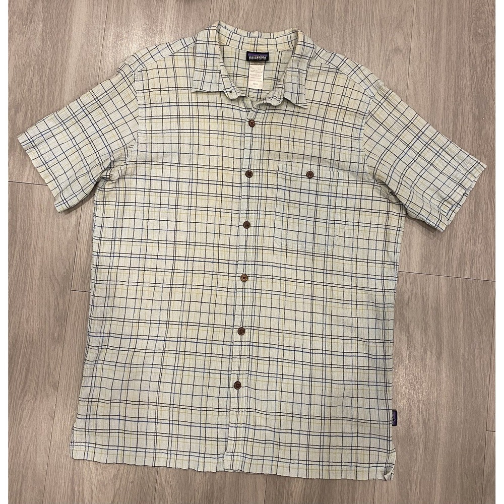 Patagonia Organic Cotton Gray Short Sleeve Button Down Shirt Large Men L *Hole